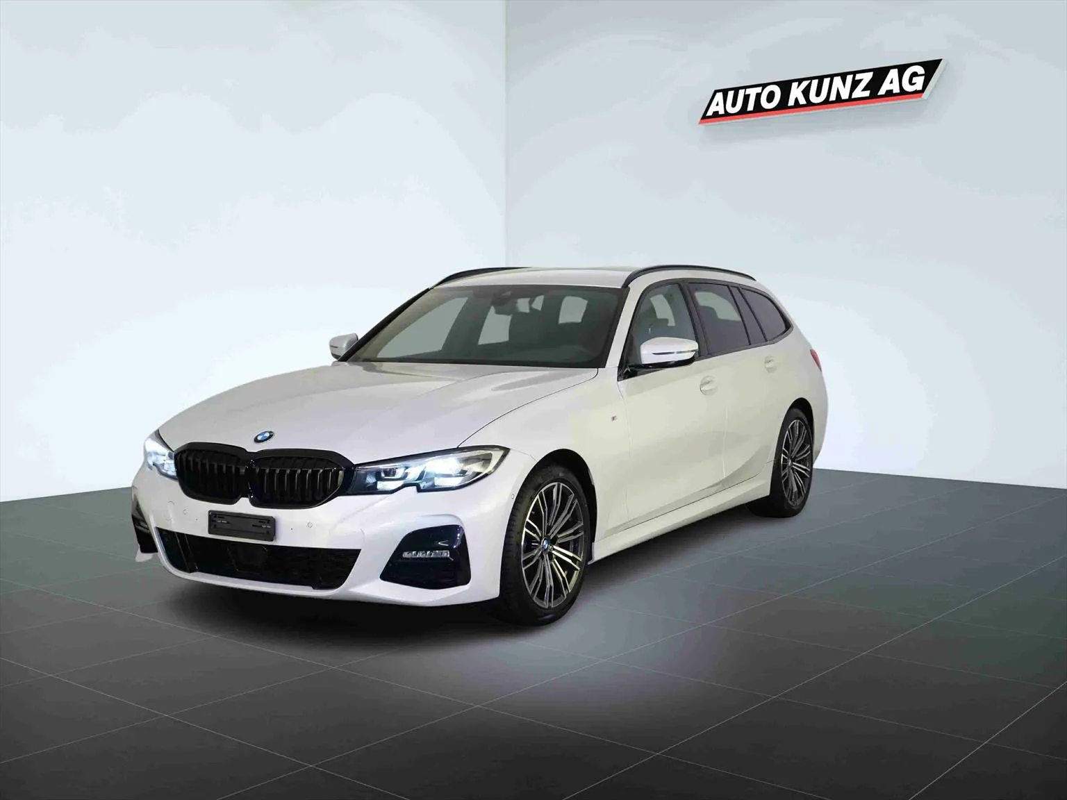 BMW 320d xDriveTouring M-Sport Automat  Image 1