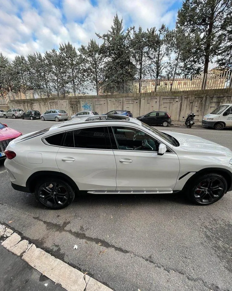 BMW X6 Image 6