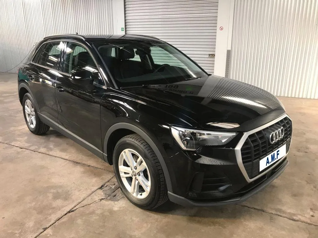 AUDI Q3 35 TFSI Business Advanced Image 2