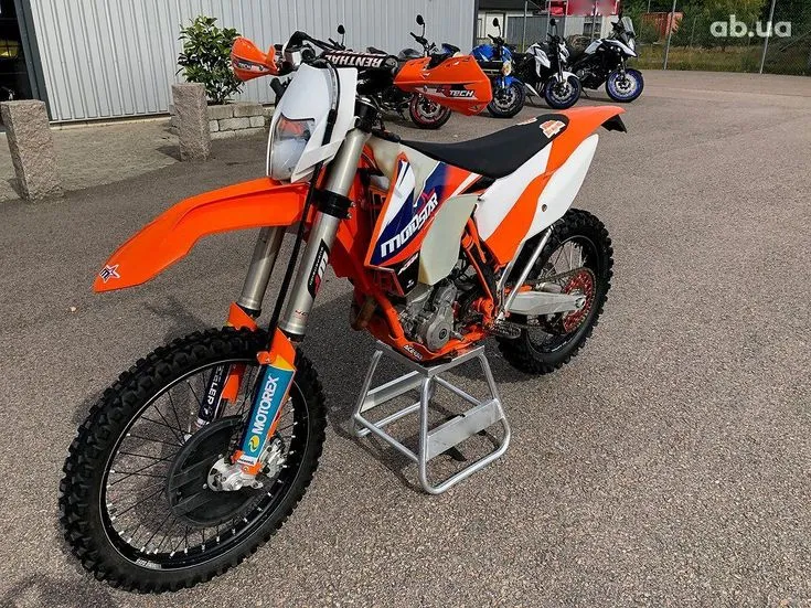 KTM 250 Image 1